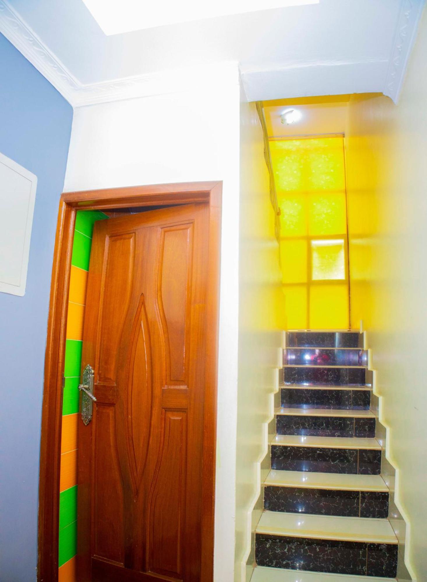 The Vibrant Lodge Gacuriro คิกาลี ภายนอก รูปภาพ