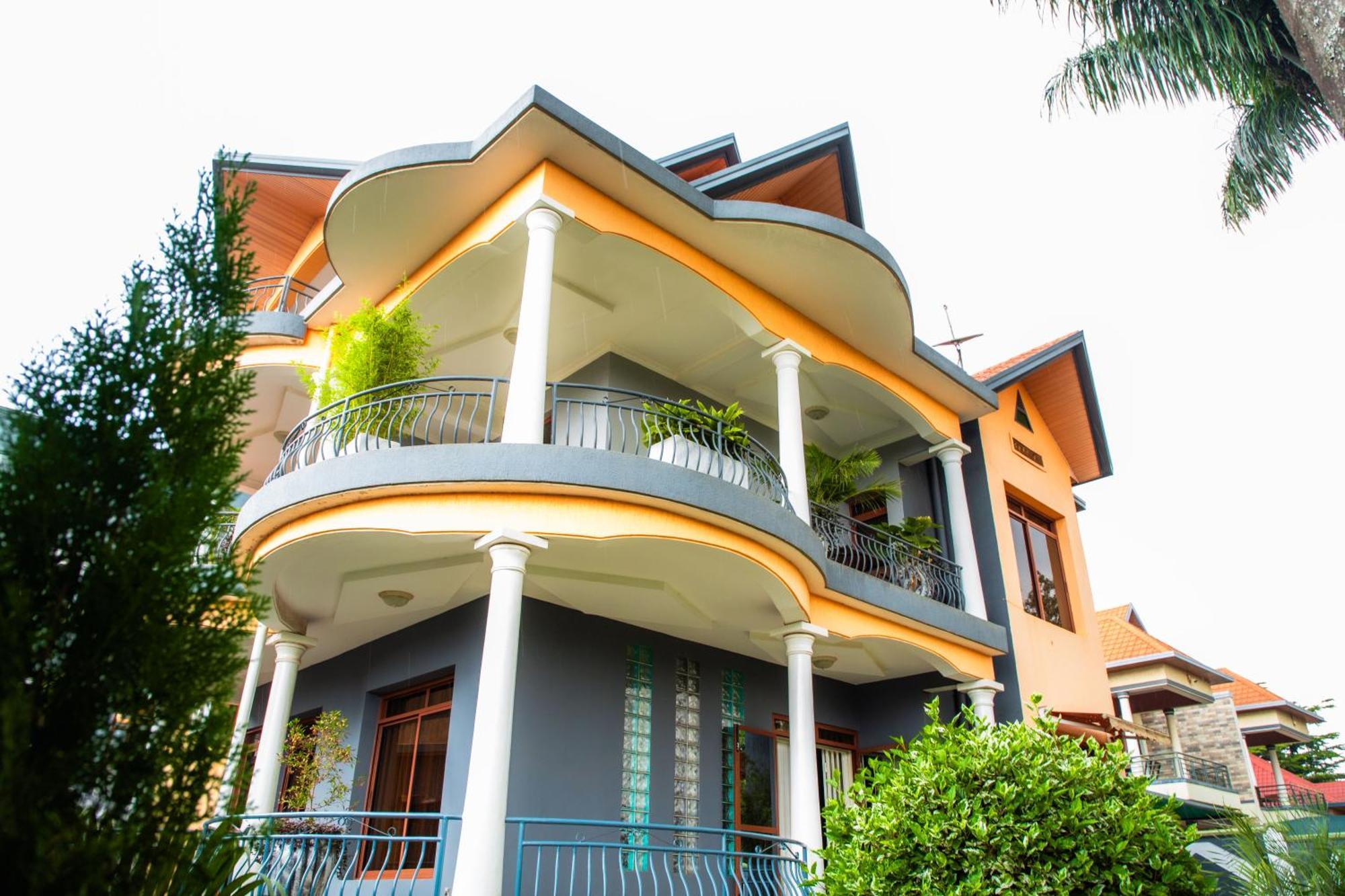 The Vibrant Lodge Gacuriro คิกาลี ภายนอก รูปภาพ