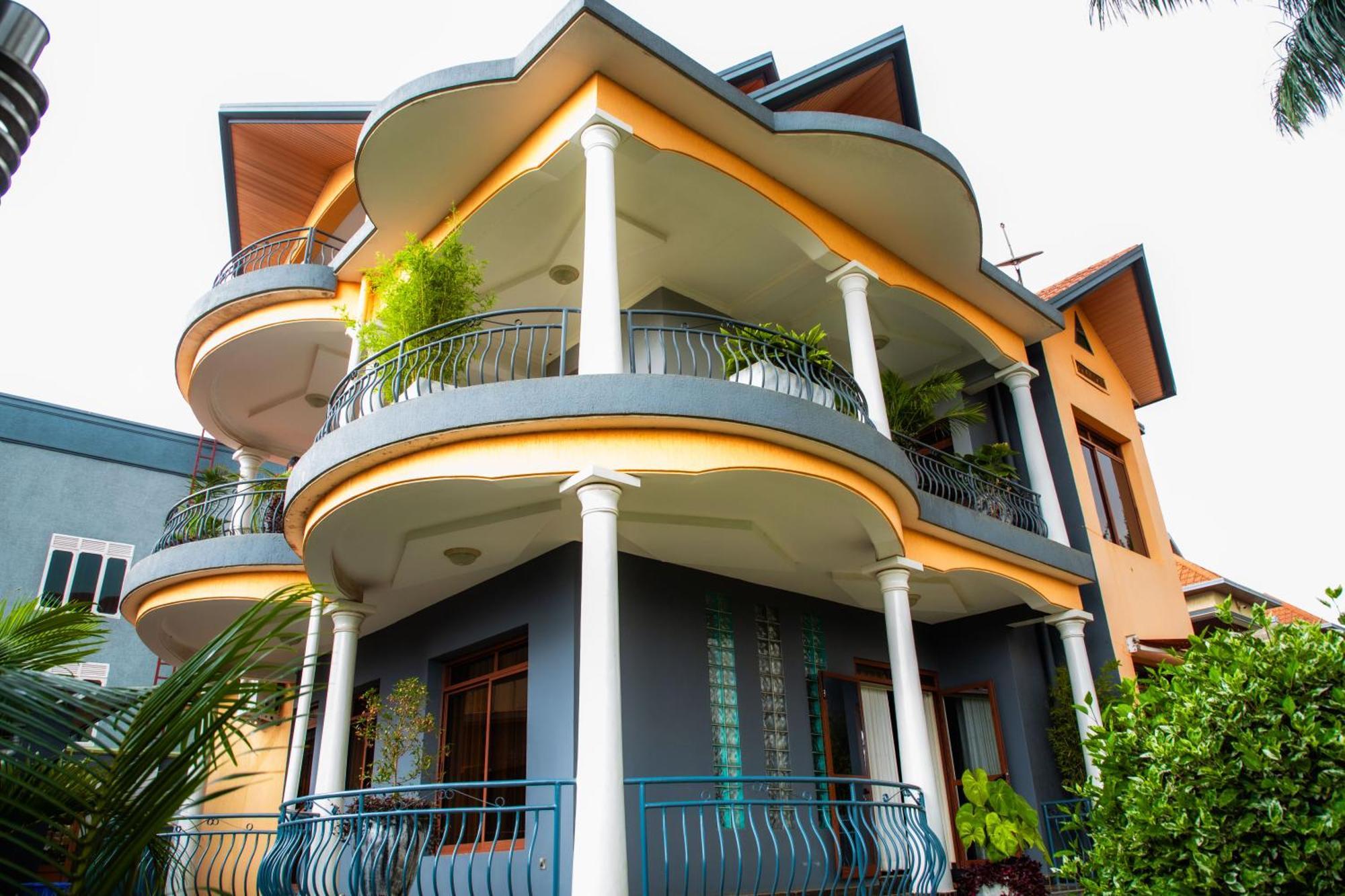 The Vibrant Lodge Gacuriro คิกาลี ภายนอก รูปภาพ